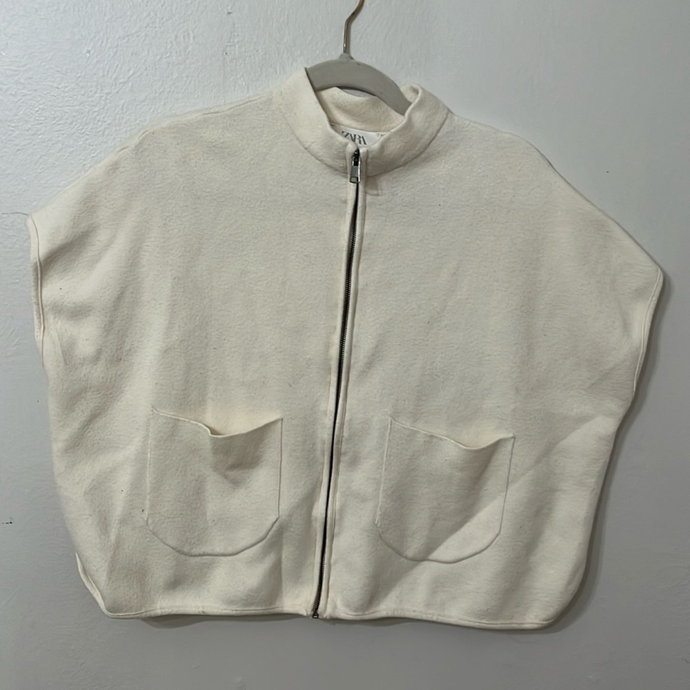 Zara white with pockets zip up